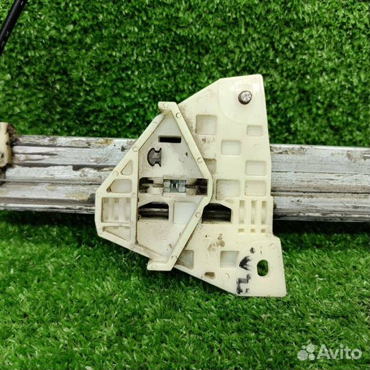 Стеклоподъемник передний левый Mazda 3 BK 2005