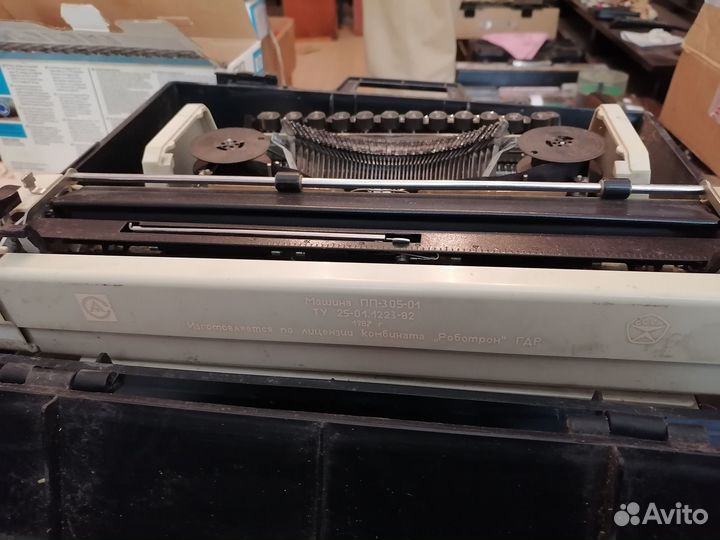 Печатная пишущая машинка