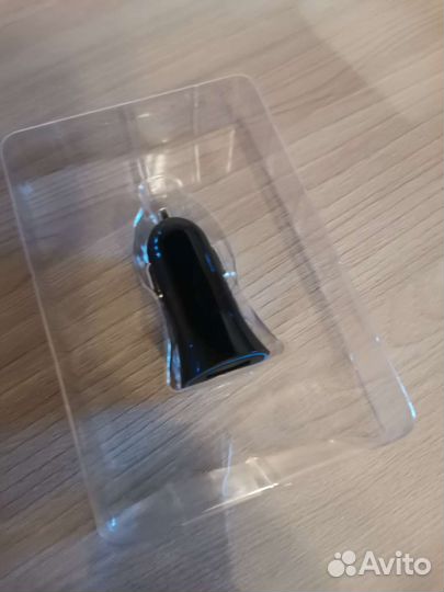 Автомобильное зарядное устройство новое