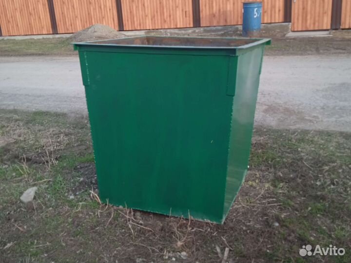 Мусорный бак металлический