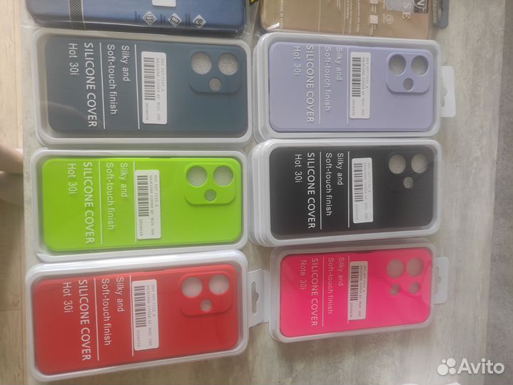 Чехлы на телефон разные