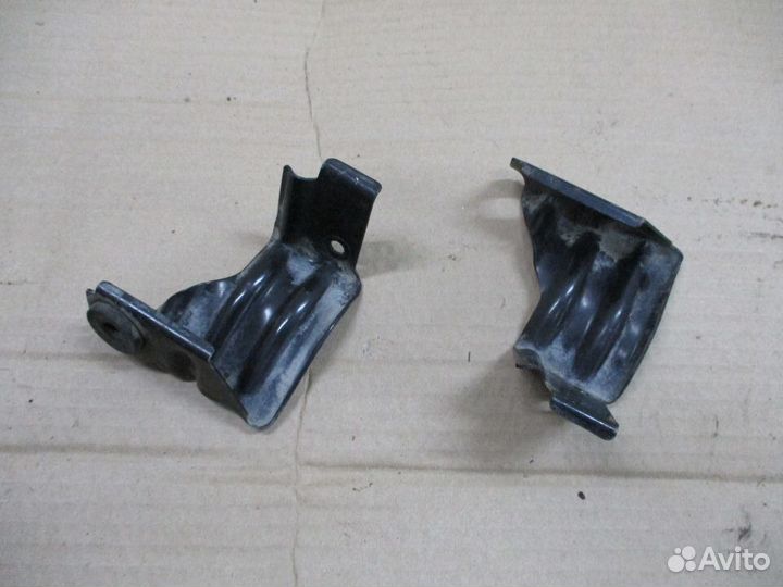 Кронштейн радиатора Ниссан Альмера Классик