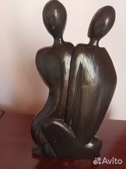 Статуэтка из дерева