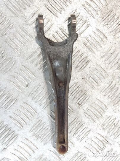 Вилка сцепления Mitsubishi Lancer 9