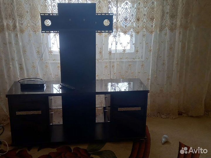 Под телевизор