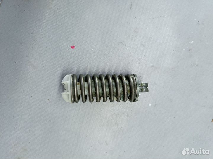 Пружина педали сцепления Skoda Rapid