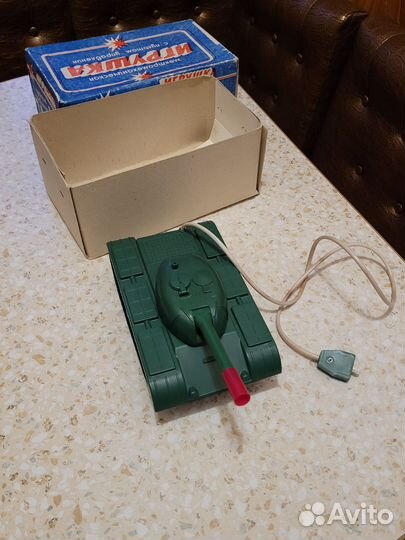 Игрушечный танк СССР