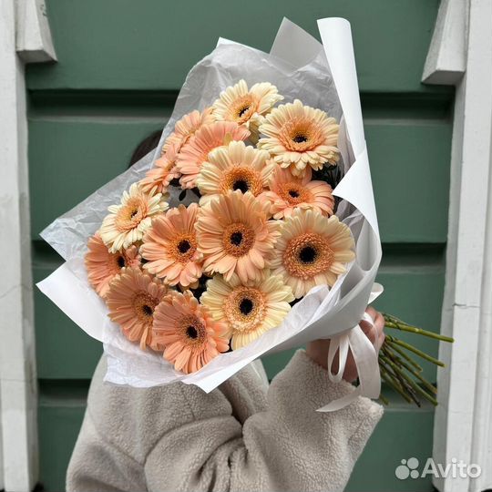 Букет из 15 персиковых гермини