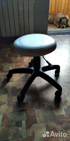 Стул мастера/ косметолога (б/у)