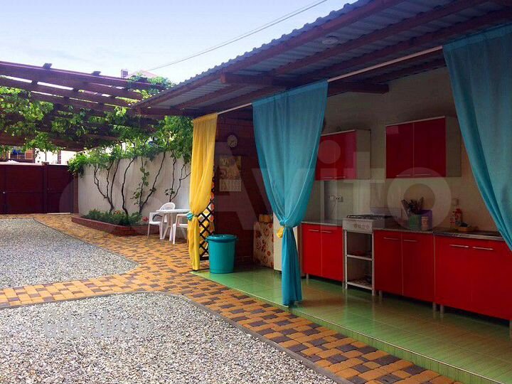 Комната 10 м² в > 9-к., 1/2 эт.