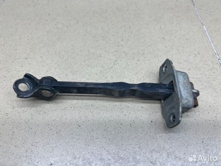 Ограничитель двери задний правый Suzuki Sx4 седан