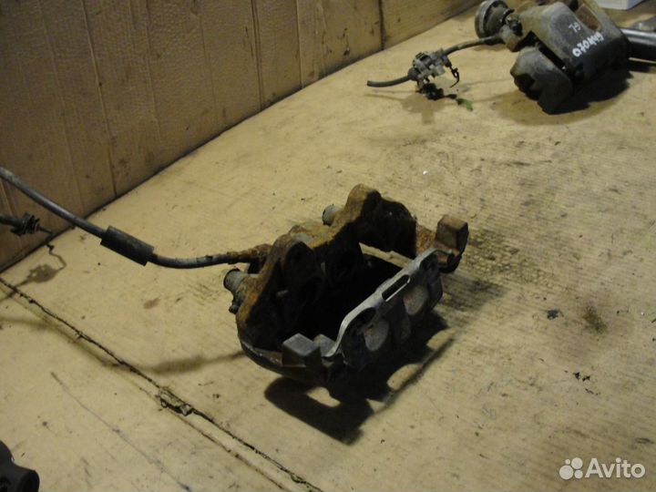 Тормозные суппорта Mercedes gl 164 07г