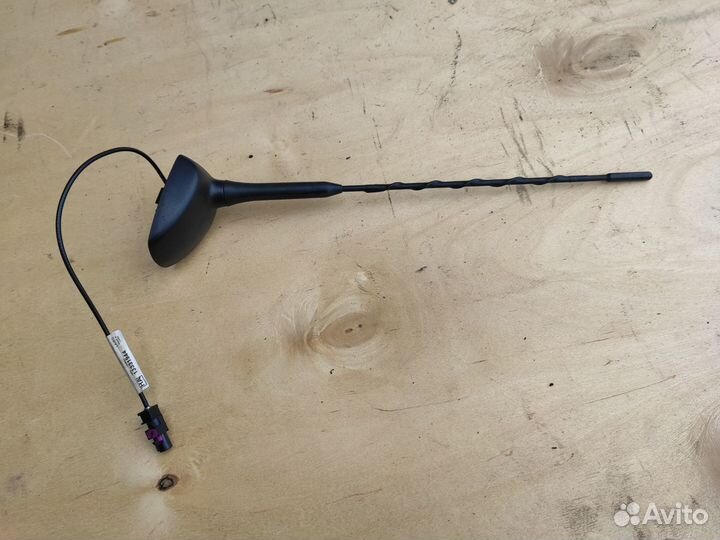 Антена 13331944 на Opel Astra J 5Д