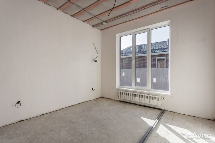 Кирпичный просторный дом. 220 м²