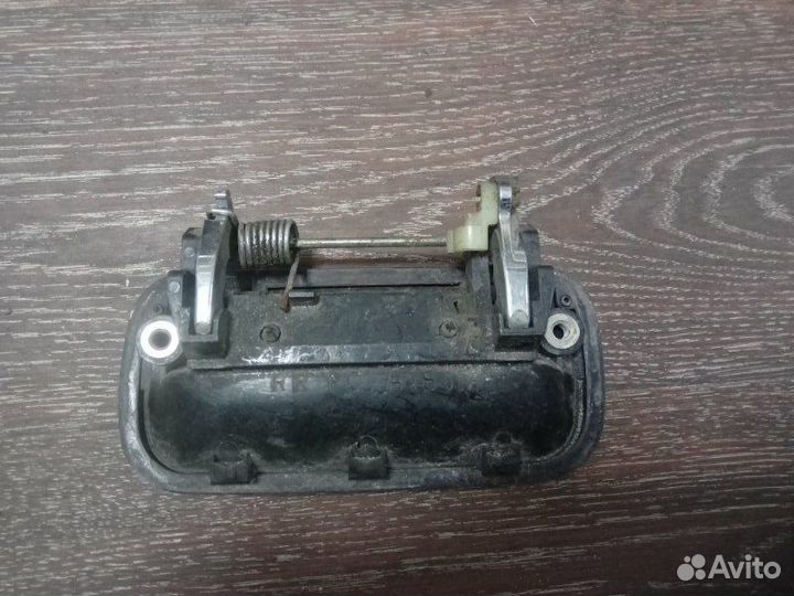 Ручка двери внешняя задняя правая Toyota Hilux