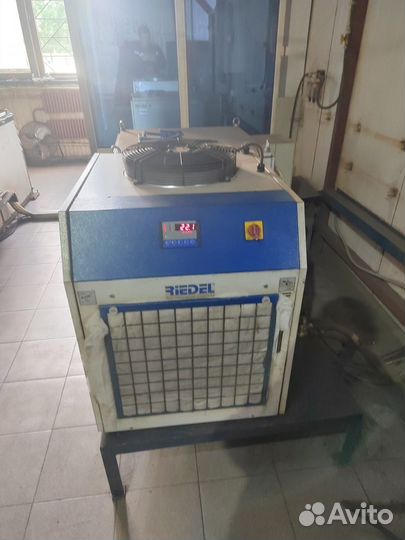 Иттербиевый волоконный лазер и чиллер