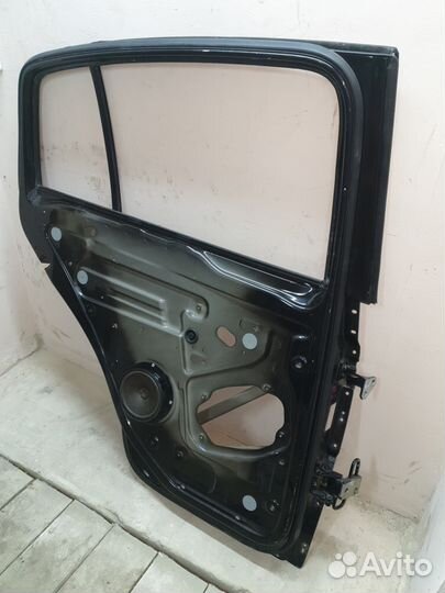 Дверь задняя левая volkswagen golf plus