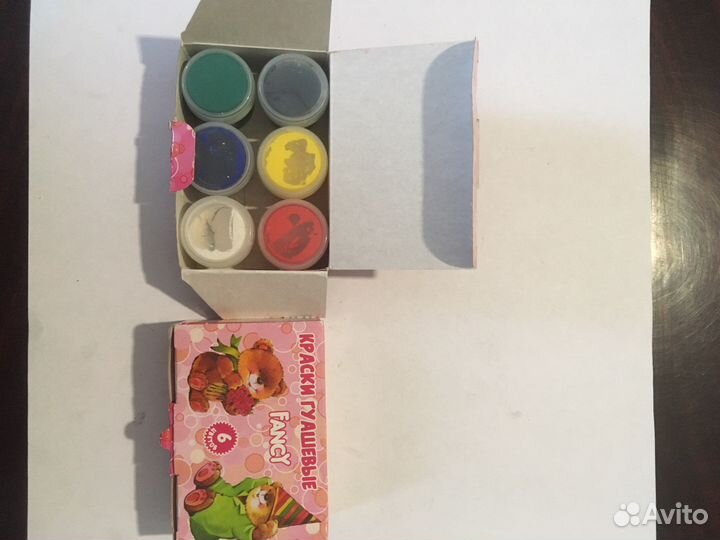 Краски гуашевые и мелки