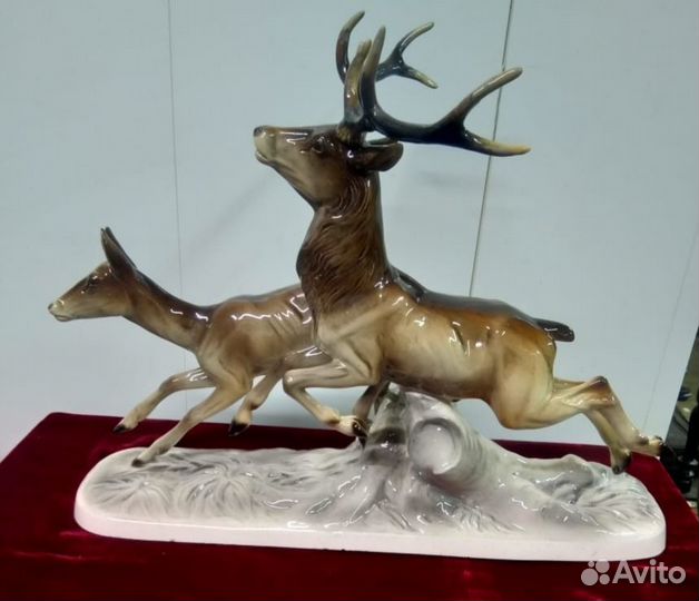 Статуэтка фарфор 