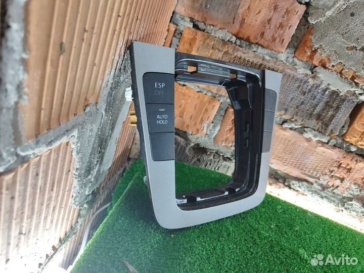 Накладка консоли АКПП Volkswagen Passat B6