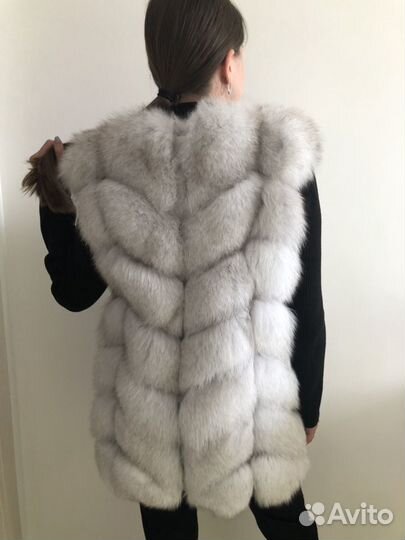 Меховой жилет из песца