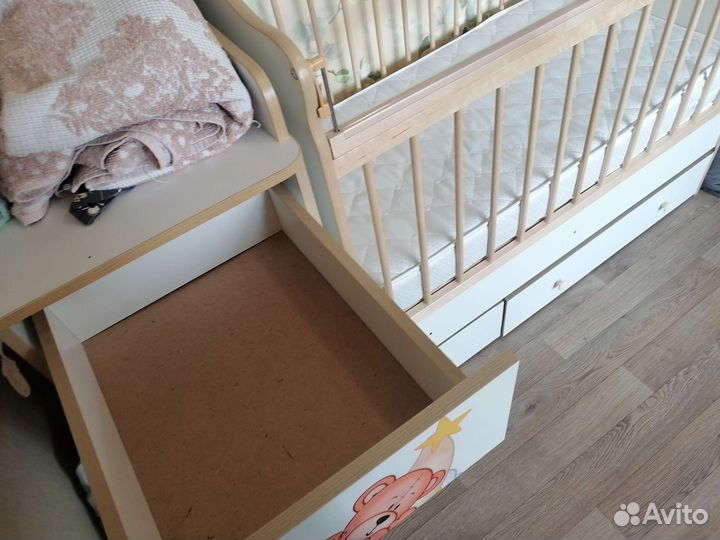 Детская кроватка