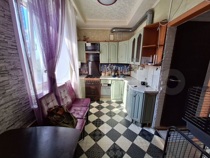 2-к. квартира, 48 м², 3/3 эт.