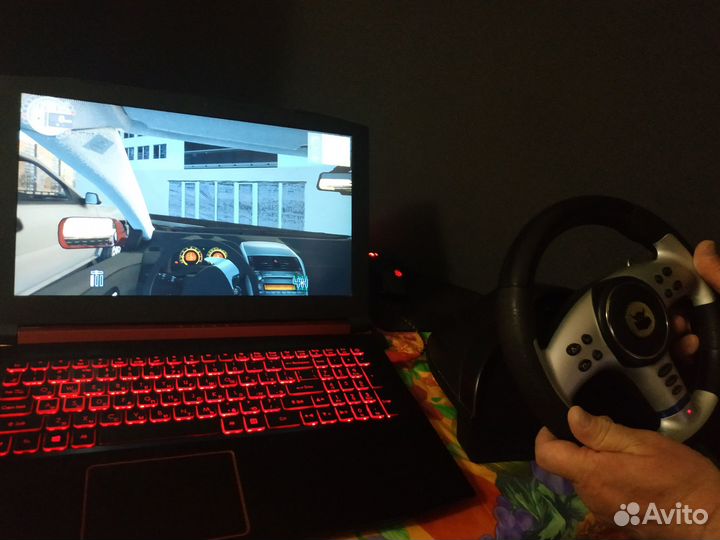 Игровой руль с педалями