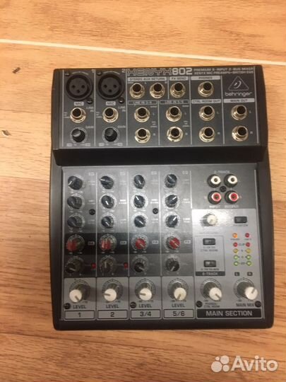 Микшерный пульт behringer xenyx 802