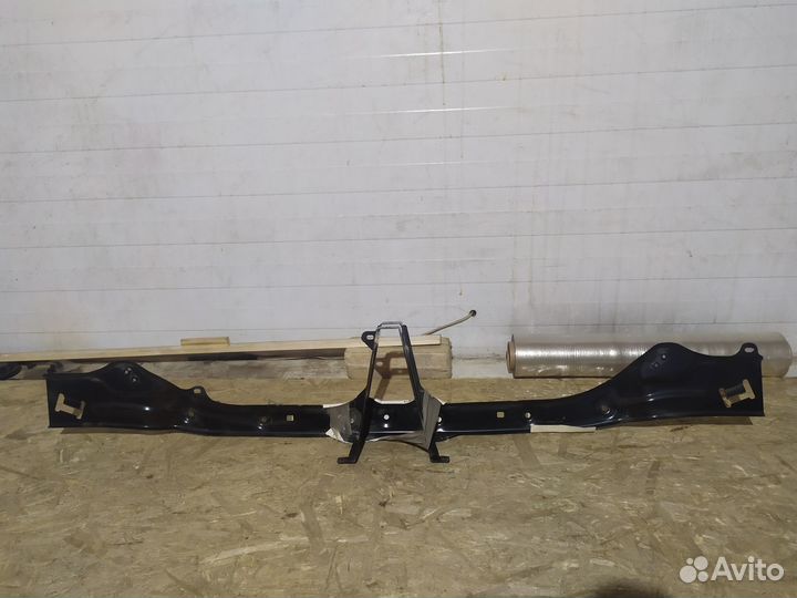 Усилитель переднего бампера Mitsubishi Pajero