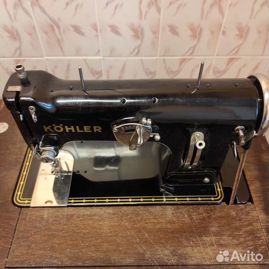 Швейная машина Kohler в тумбе