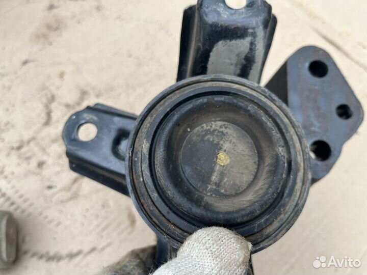 Подушка опора Киа Рио 3 1.4