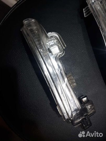 Вольво Повторитель поворота в зеркало S60 2010-н