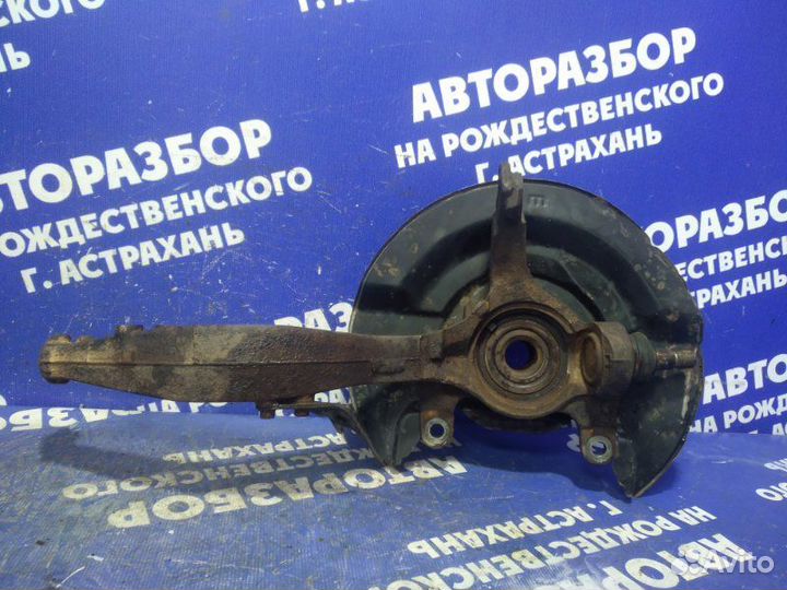 Передний правый поворотный кулак Honda Accord 7