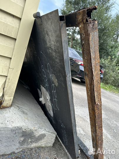 Металлическая дверь бу