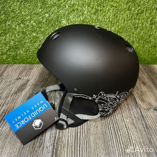 Шлем Liquid Force Flash black