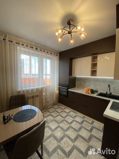 Прямая кухня на заказ. Фабрика в Омске