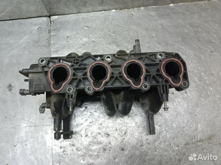 Коллектор впускной Renault Sandero 1 K7M 2009-2014