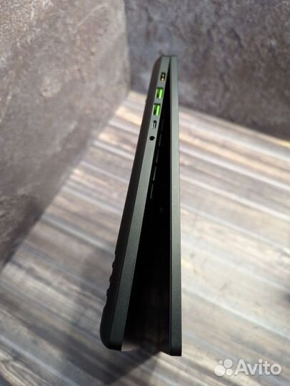 Razer Blade 16, 14900hx, 4080, mini LED, 32gb, 1tb