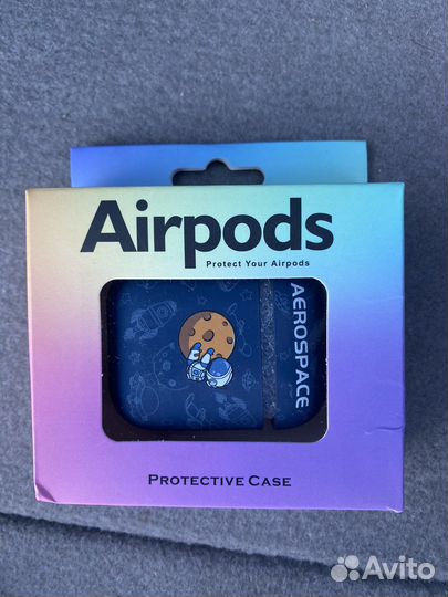 Защитный чехол на AirPods