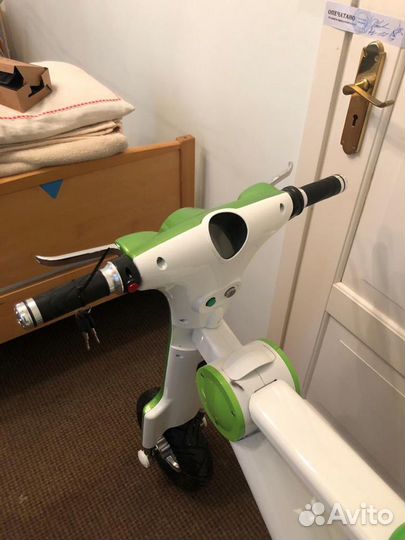 Электрический скутер E-Runner (салатовый)