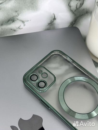 Чехол на iPhone 12