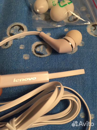 Наушники Lenovo