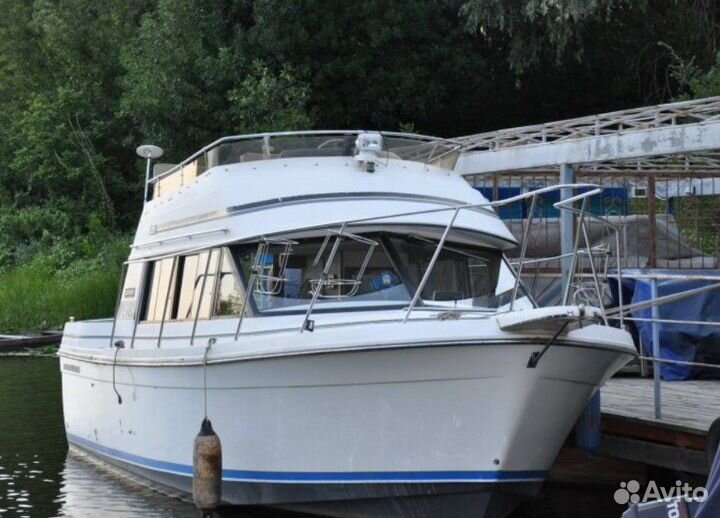 Моторная яхта Carver 28