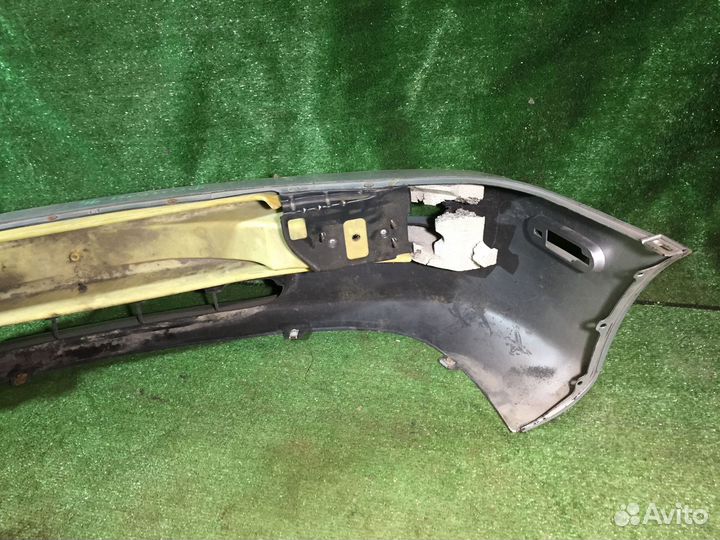 Бампер передний Mazda Familia BHA Серебро с усилит