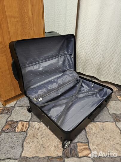 Чемодан Miron pan пластиковый