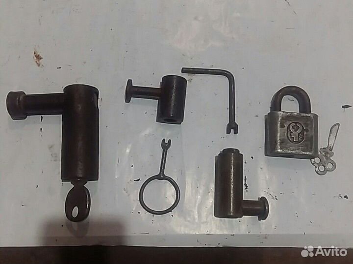 Замок старинный.Замки старые рабочие