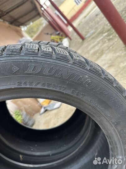 Dunlop SP Winter Ice 01 245/45 R17 99T