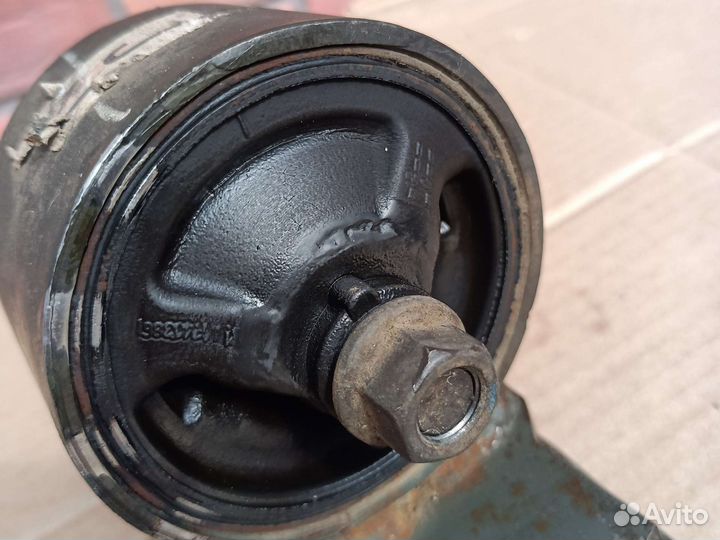 Подушка двигателя левая на Mitsubishi lancer 9