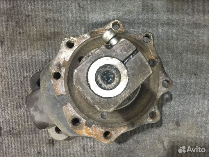 Кулак поворотный передний Мерседес Актрос W932